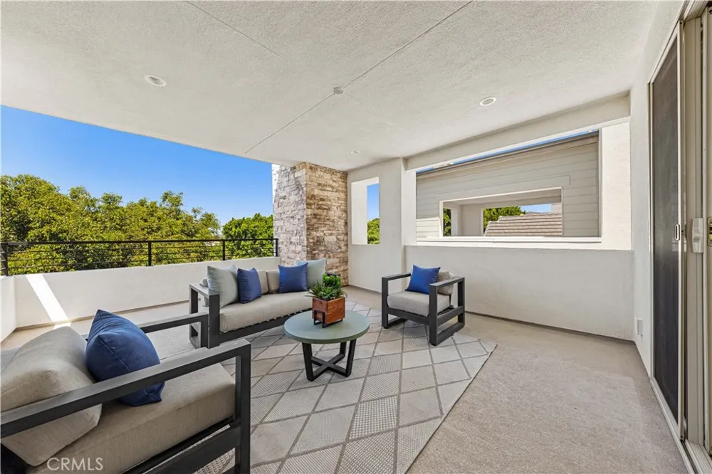 130 Modjeska Irvine, CA 92618