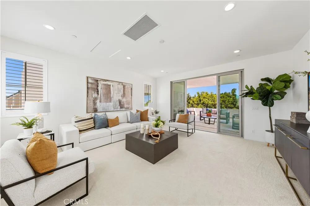 130 Modjeska Irvine, CA 92618