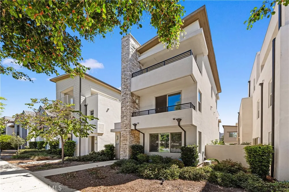 130 Modjeska Irvine, CA 92618