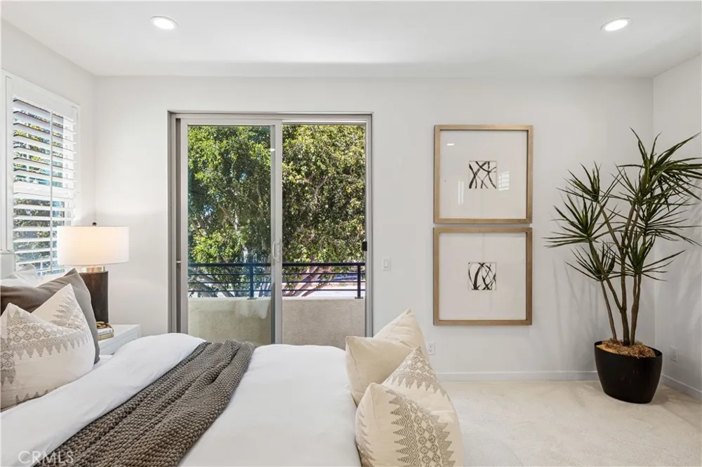 130 Modjeska Irvine, CA 92618