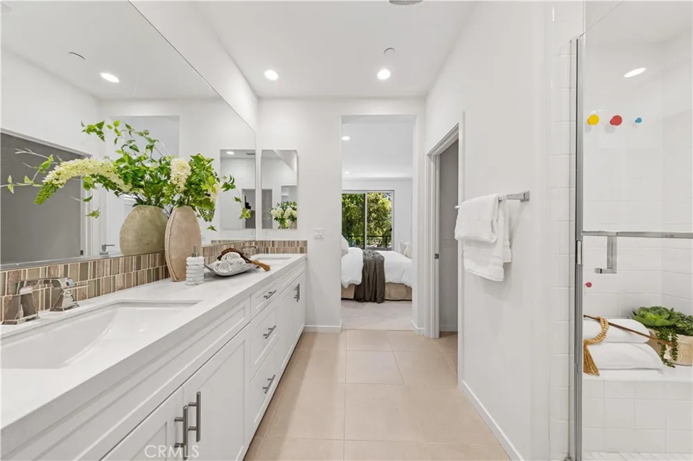 130 Modjeska Irvine, CA 92618