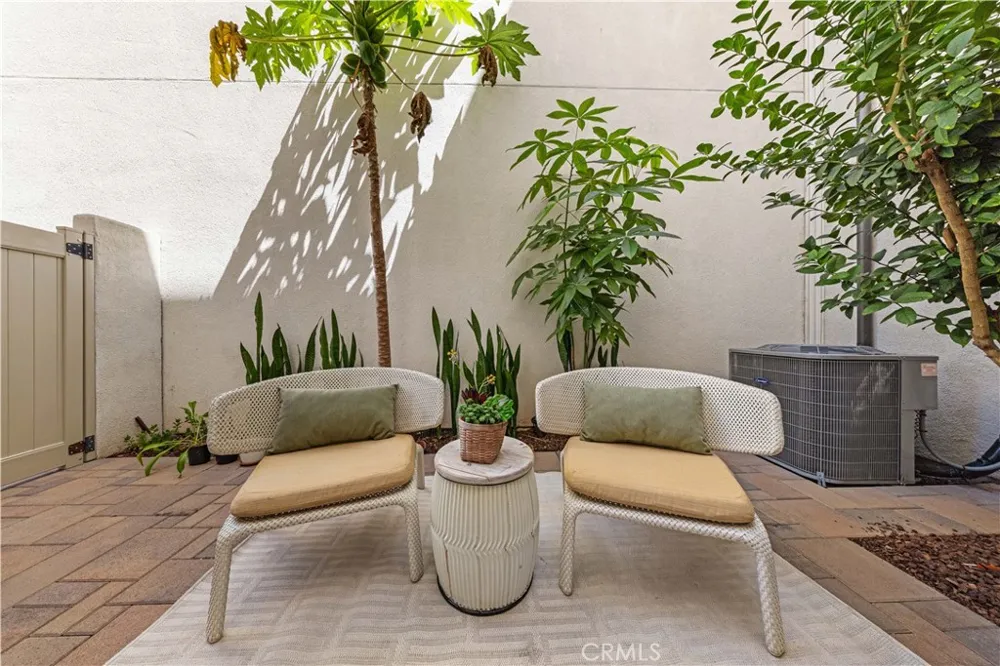 130 Modjeska Irvine, CA 92618