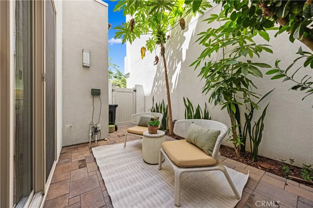 130 Modjeska Irvine, CA 92618