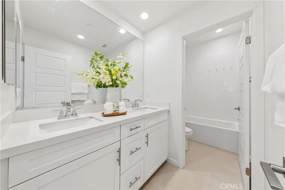 130 Modjeska Irvine, CA 92618