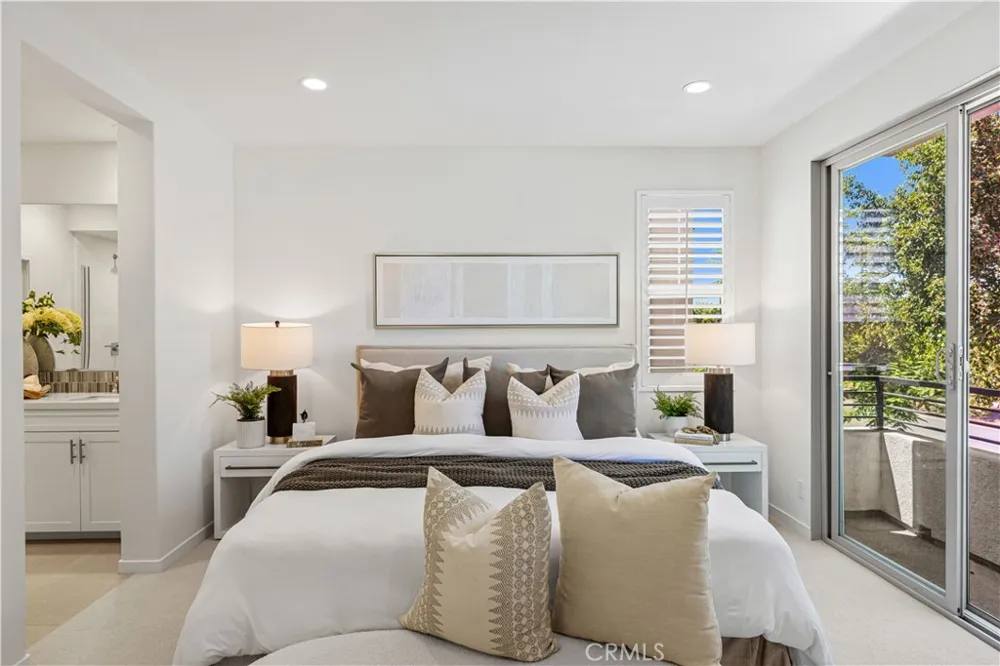130 Modjeska Irvine, CA 92618
