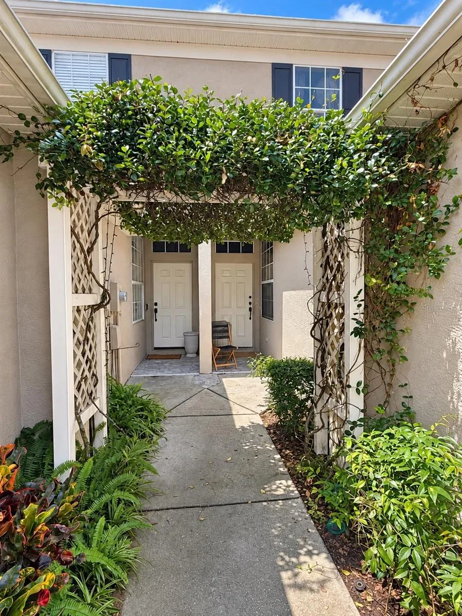 11180 WINDSOR PLACE CIRCLE Tampa, FL 33626