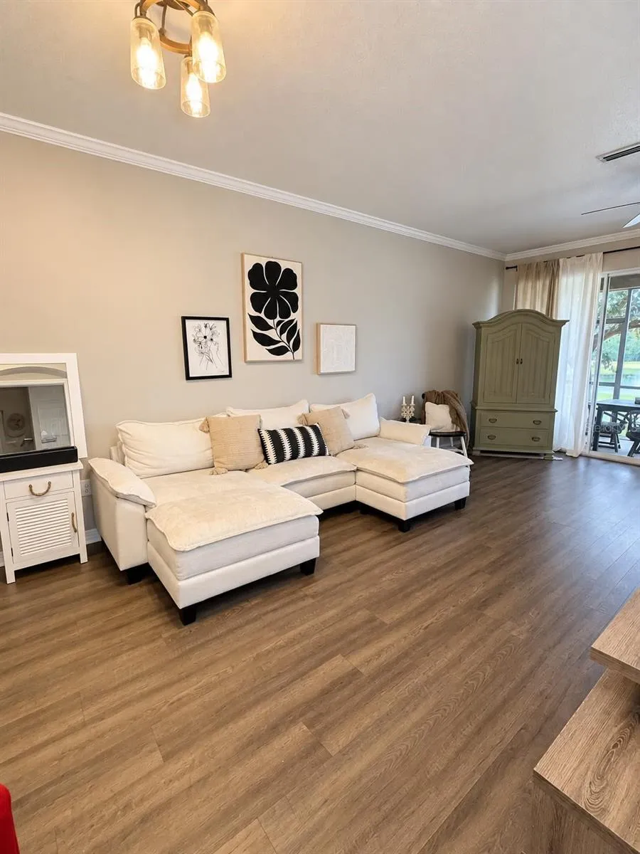 11180 WINDSOR PLACE CIRCLE Tampa, FL 33626