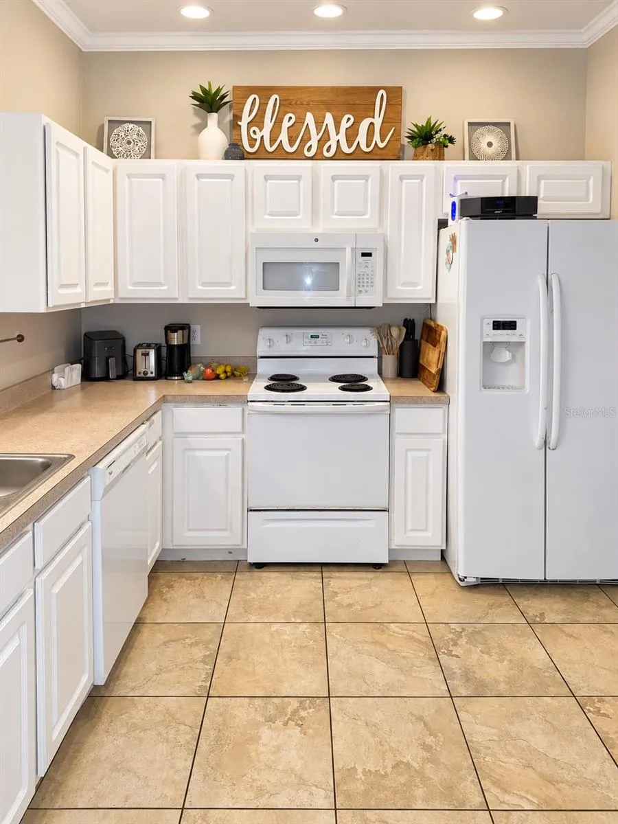 11180 WINDSOR PLACE CIRCLE Tampa, FL 33626
