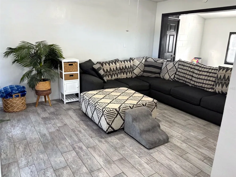 5917 WOLF ROAD Orlando, FL 32808