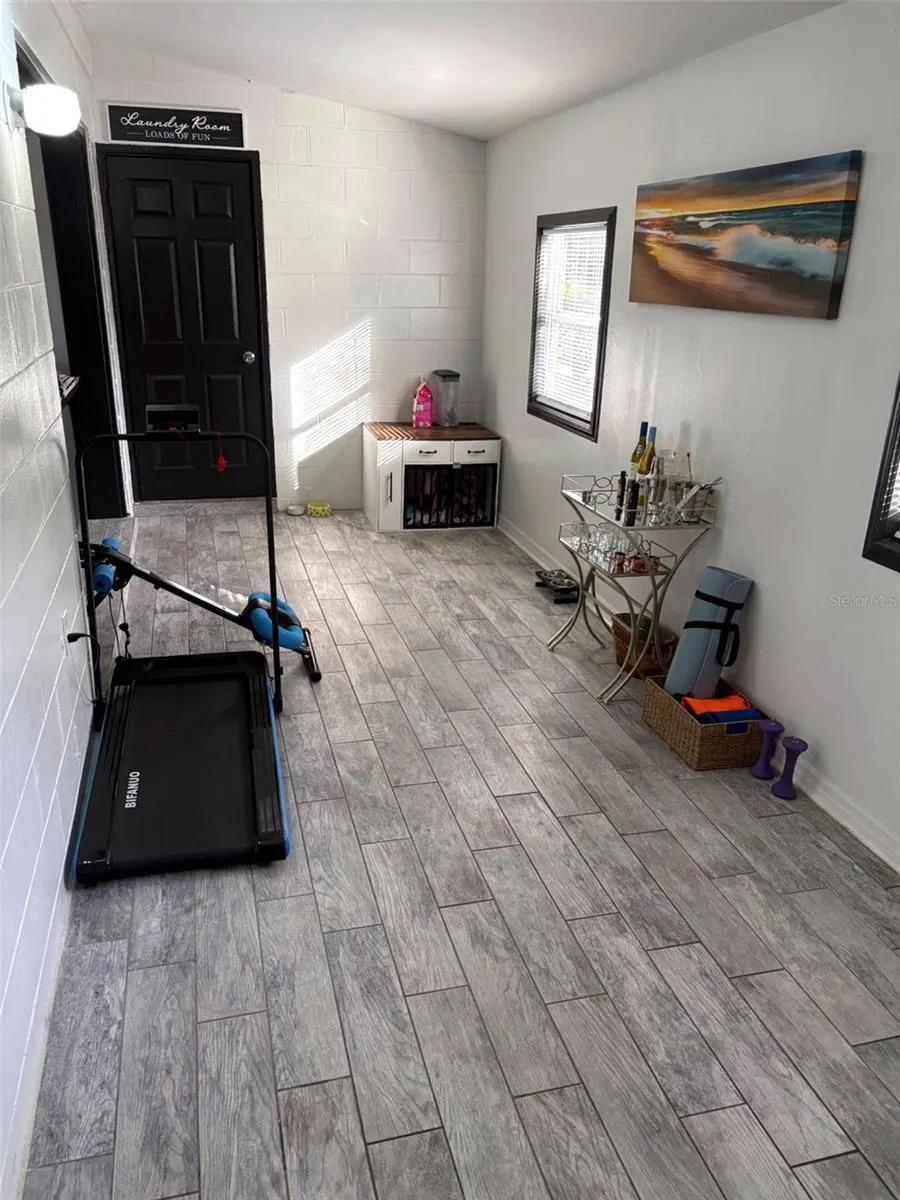 5917 WOLF ROAD Orlando, FL 32808