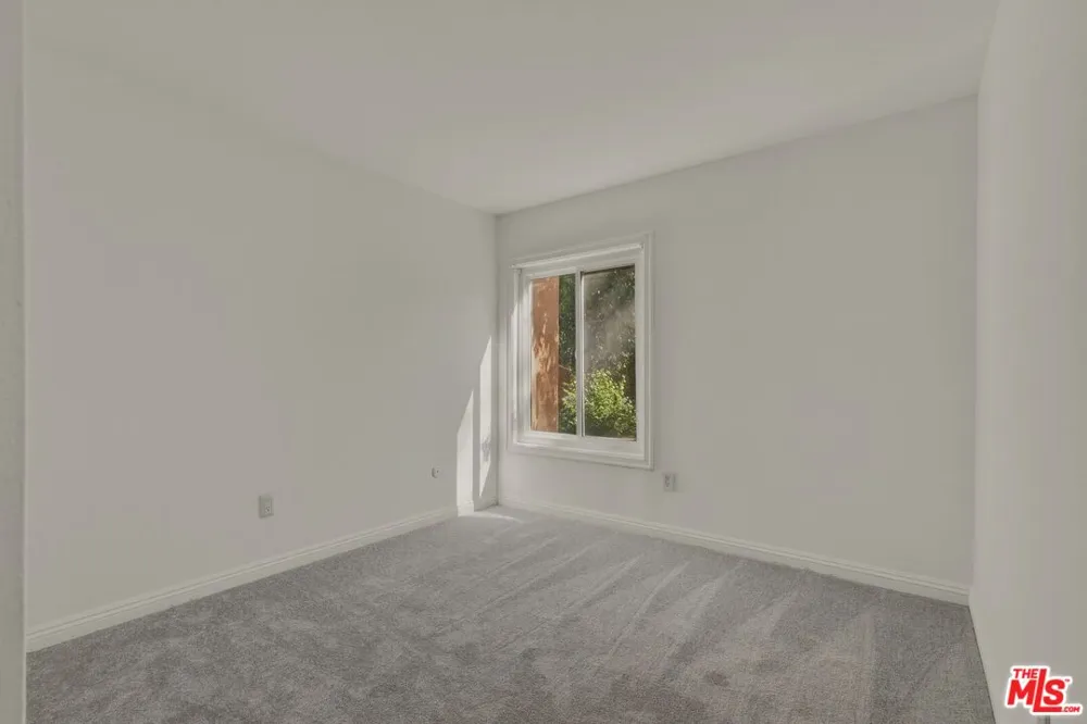 18350 Hatteras Street Tarzana, CA 91356