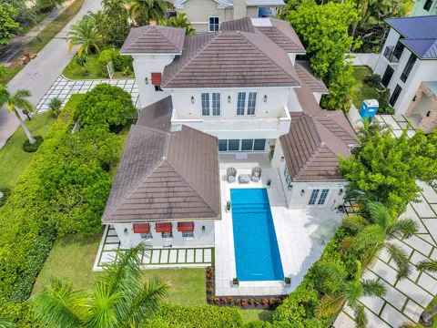 216 NW 11TH STREET