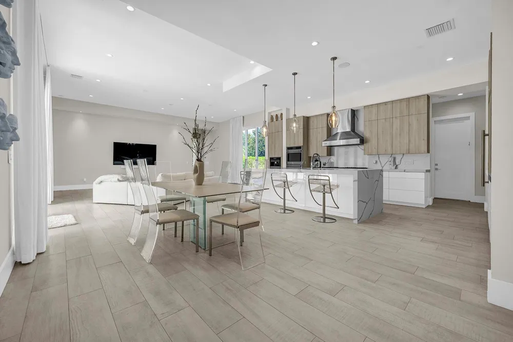 216 NW 11TH STREET Boca Raton, FL 33432