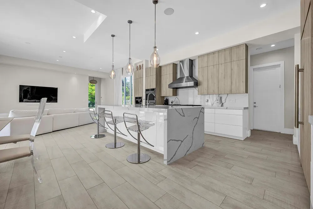 216 NW 11TH STREET Boca Raton, FL 33432