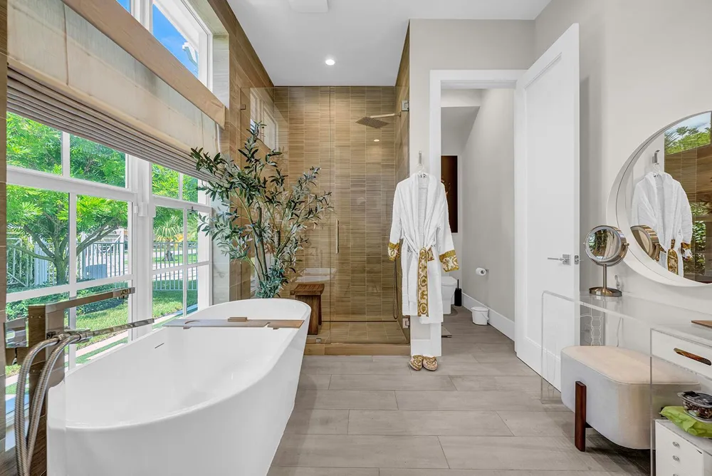 216 NW 11TH STREET Boca Raton, FL 33432