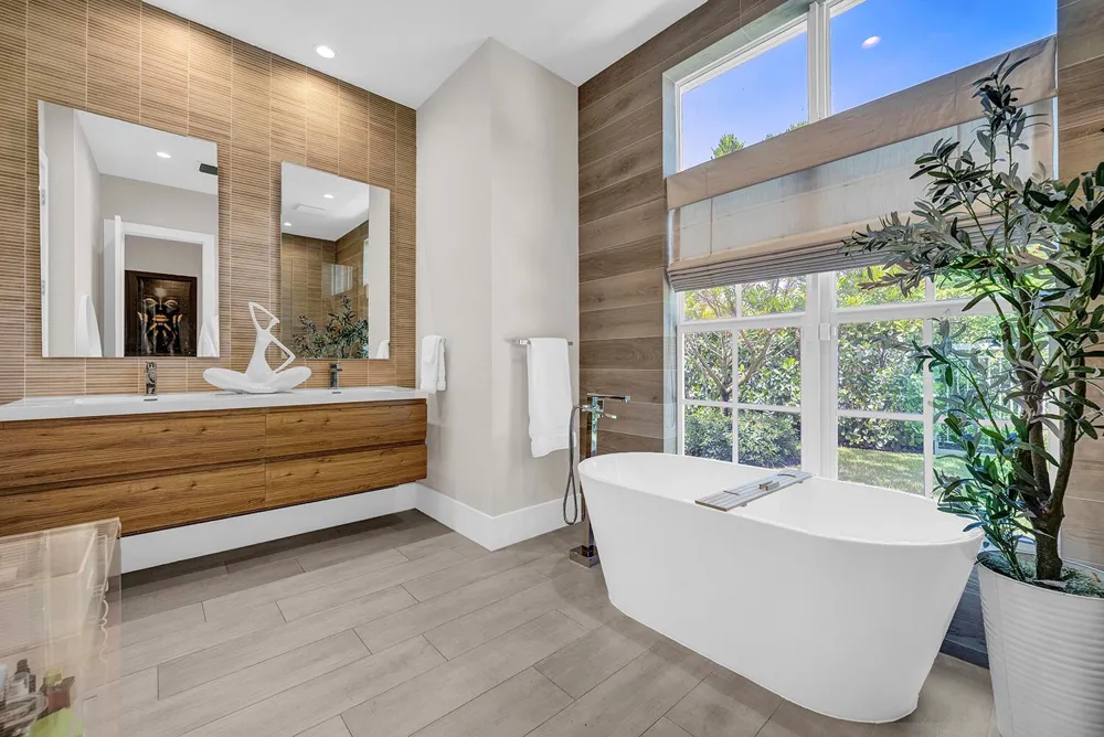 216 NW 11TH STREET Boca Raton, FL 33432