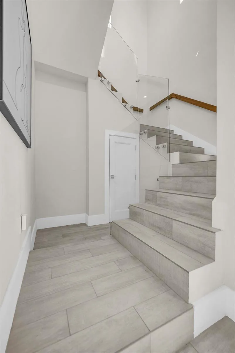 216 NW 11TH STREET Boca Raton, FL 33432