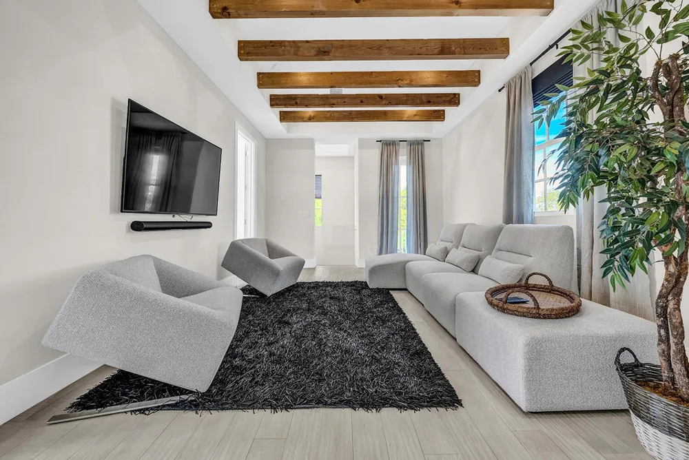 216 NW 11TH STREET Boca Raton, FL 33432