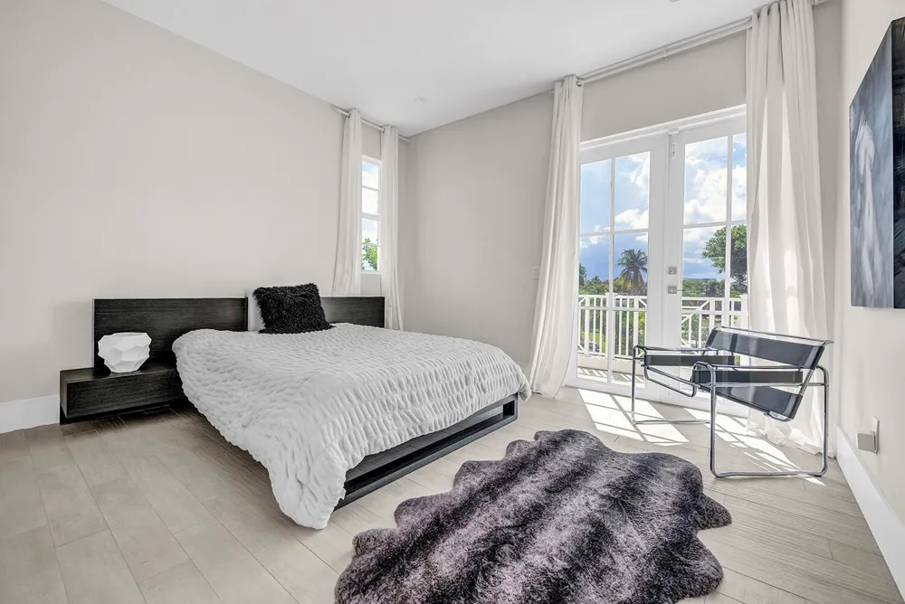 216 NW 11TH STREET Boca Raton, FL 33432