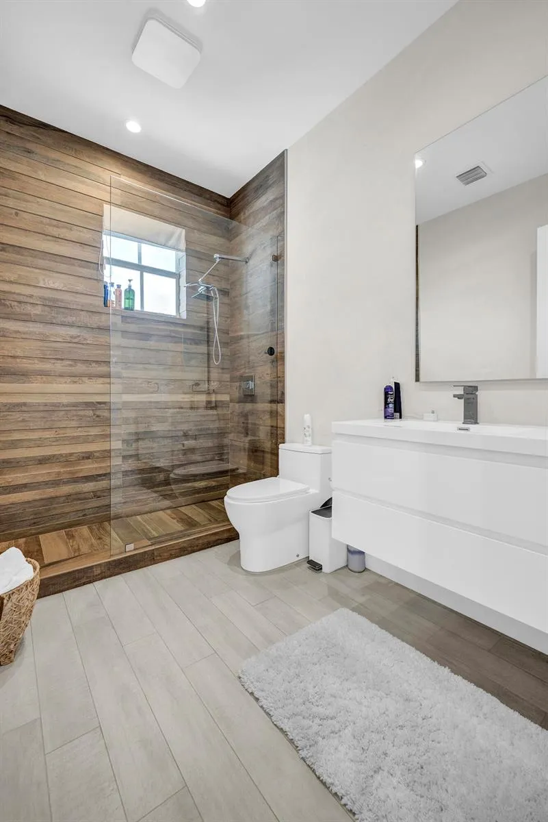 216 NW 11TH STREET Boca Raton, FL 33432