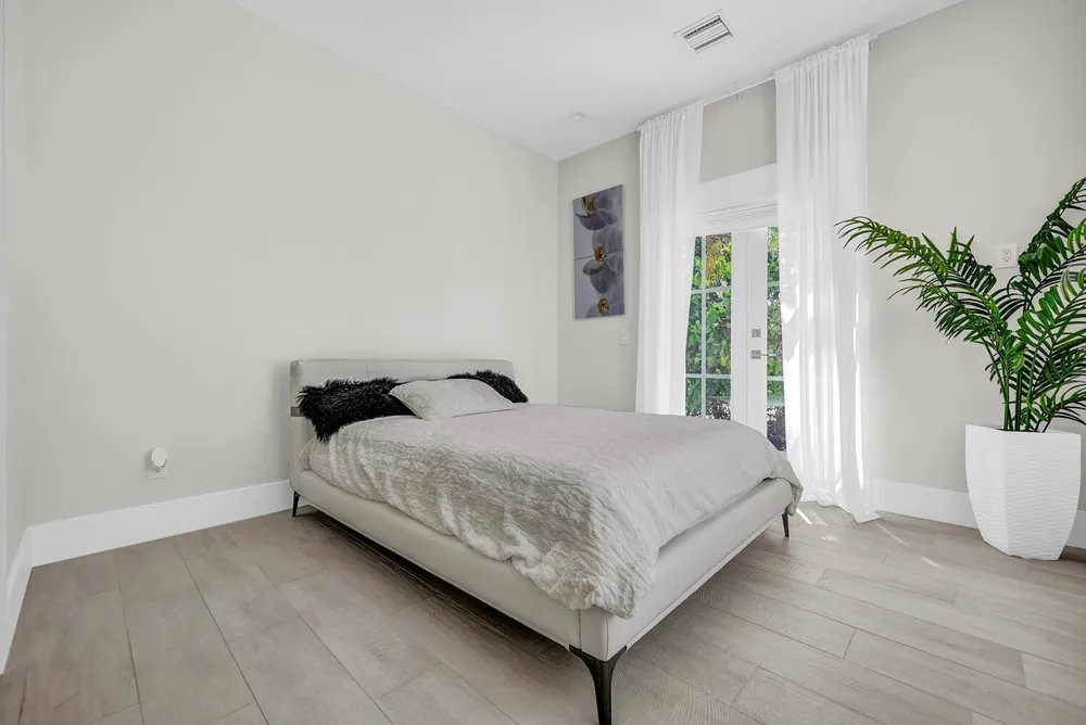 216 NW 11TH STREET Boca Raton, FL 33432