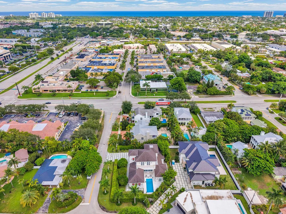 216 NW 11TH STREET Boca Raton, FL 33432