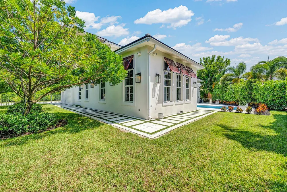 216 NW 11TH STREET Boca Raton, FL 33432