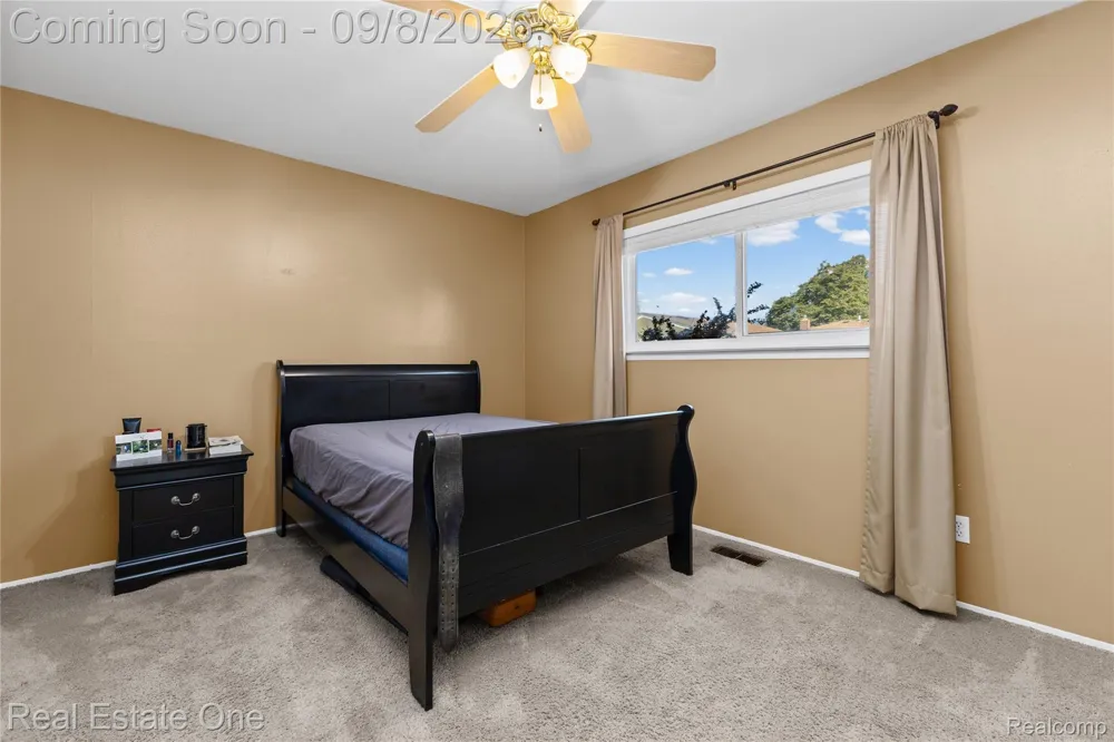 15063 Annapolis Drive Sterling Heights City, MI 48313