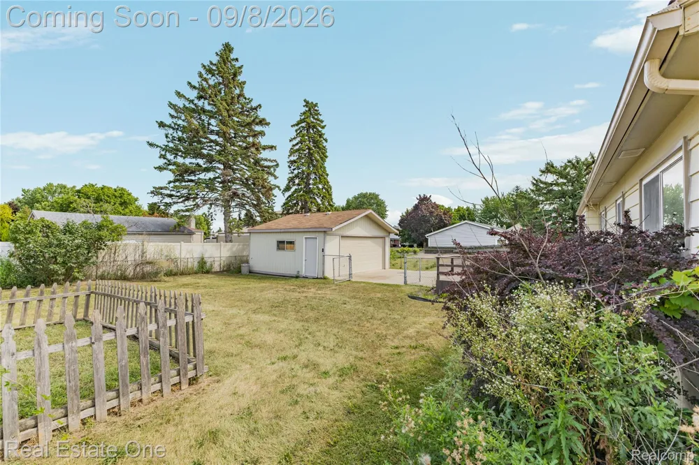 15063 Annapolis Drive Sterling Heights City, MI 48313
