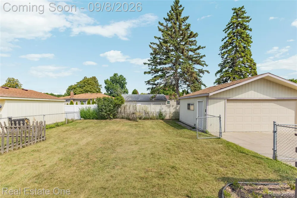 15063 Annapolis Drive Sterling Heights City, MI 48313