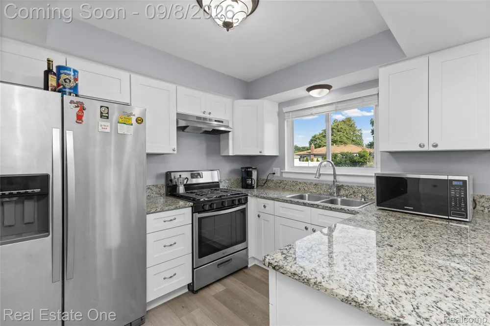 15063 Annapolis Drive Sterling Heights City, MI 48313