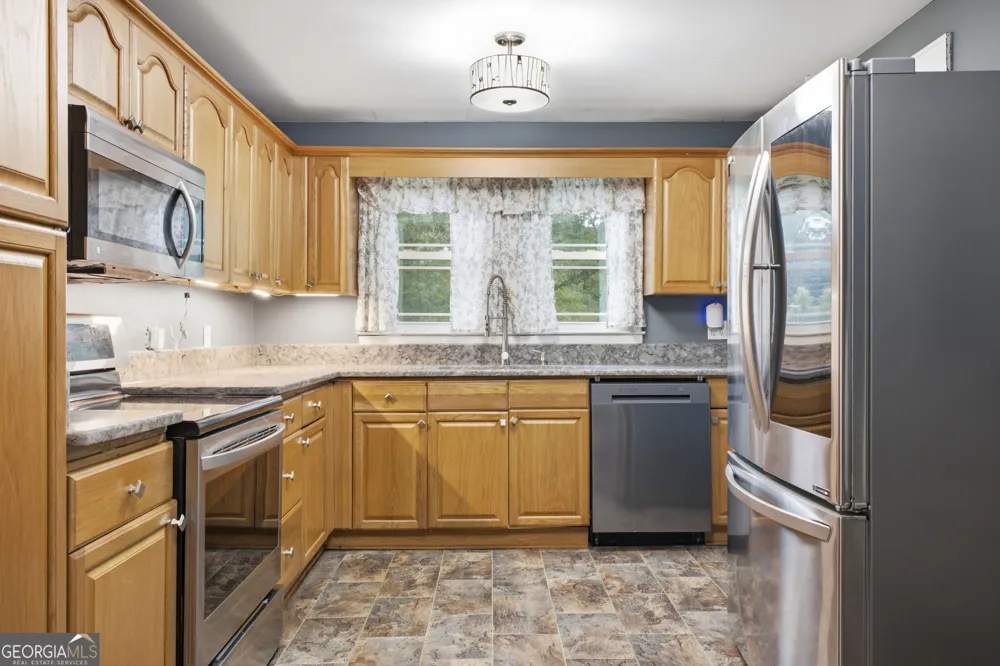 38 Nelson ST Silver Creek, GA 30173