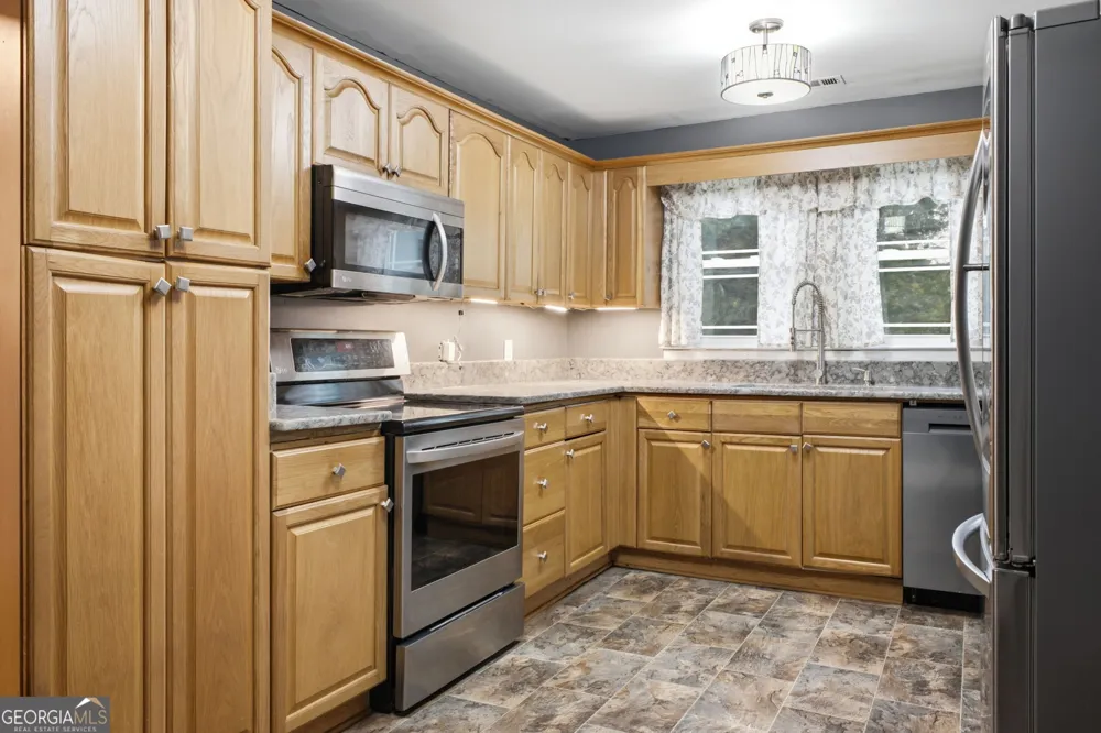 38 Nelson ST Silver Creek, GA 30173