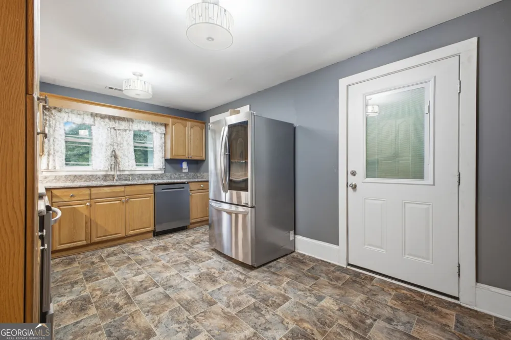 38 Nelson ST Silver Creek, GA 30173