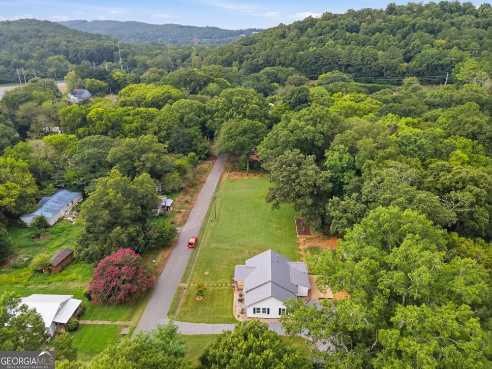 38 Nelson ST Silver Creek, GA 30173