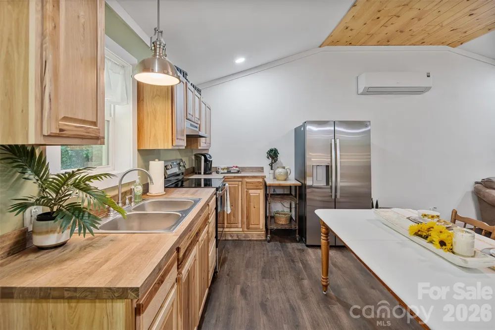 190 Hummingbird Lane Fleetwood, NC 28626