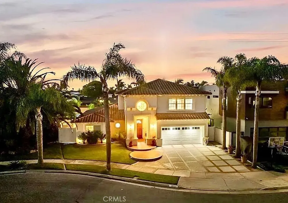 9112 Playa Drive Huntington Beach, CA 92646