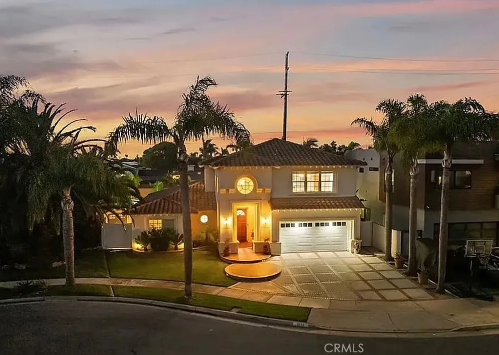 9112 Playa Drive Huntington Beach, CA 92646