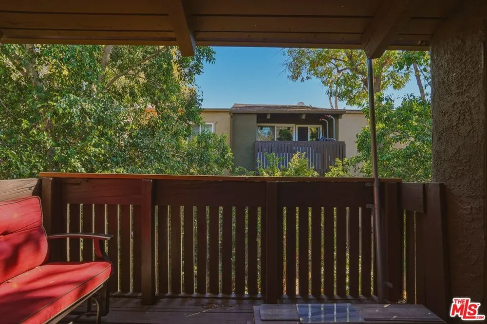 18350 Hatteras Street #250 Tarzana, CA 91356