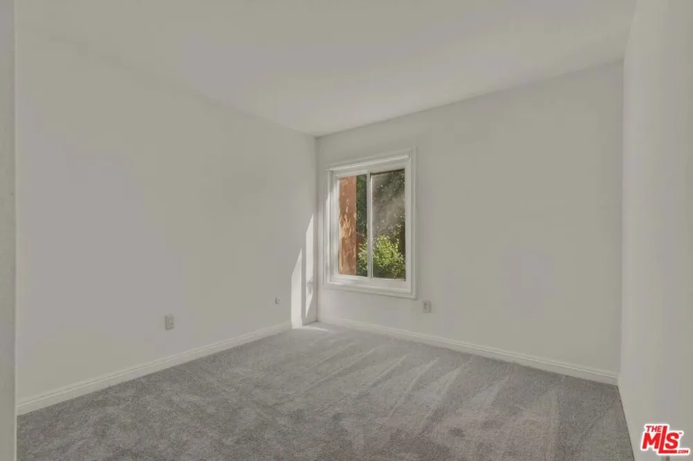 18350 Hatteras Street #250 Tarzana, CA 91356