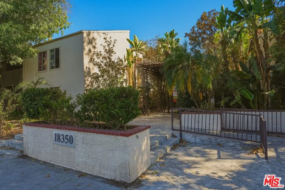 18350 Hatteras Street #250 Tarzana, CA 91356