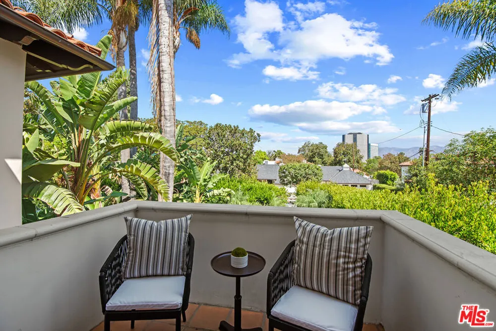 9928 Toluca Lake Avenue Toluca Lake, CA 91602