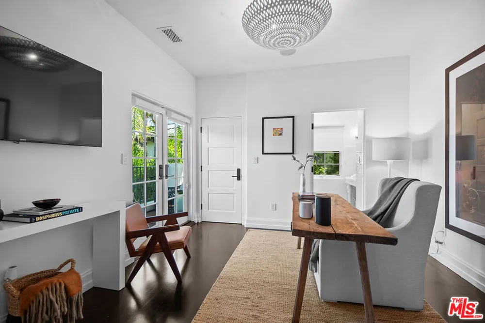 9928 Toluca Lake Avenue Toluca Lake, CA 91602