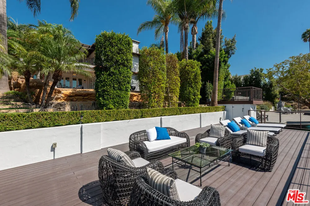 9928 Toluca Lake Avenue Toluca Lake, CA 91602
