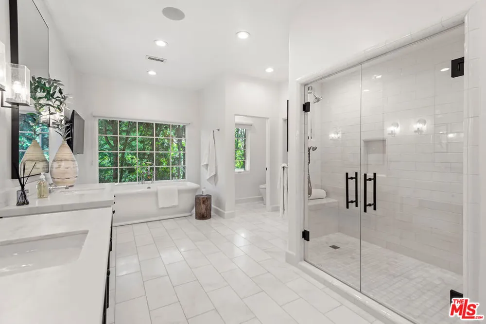 9928 Toluca Lake Avenue Toluca Lake, CA 91602