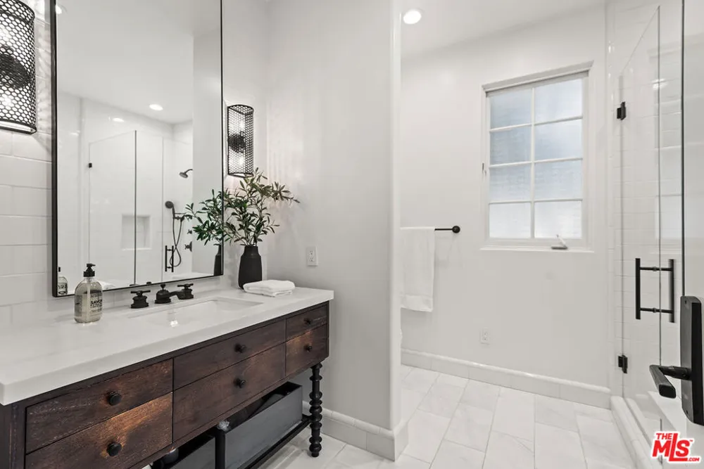 9928 Toluca Lake Avenue Toluca Lake, CA 91602