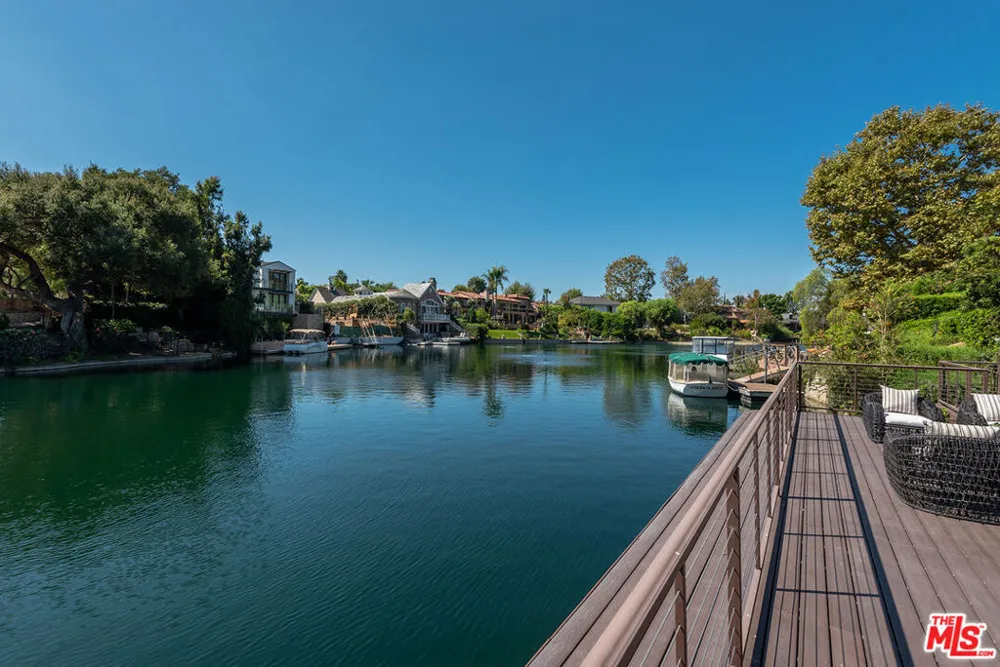 9928 Toluca Lake Avenue Toluca Lake, CA 91602