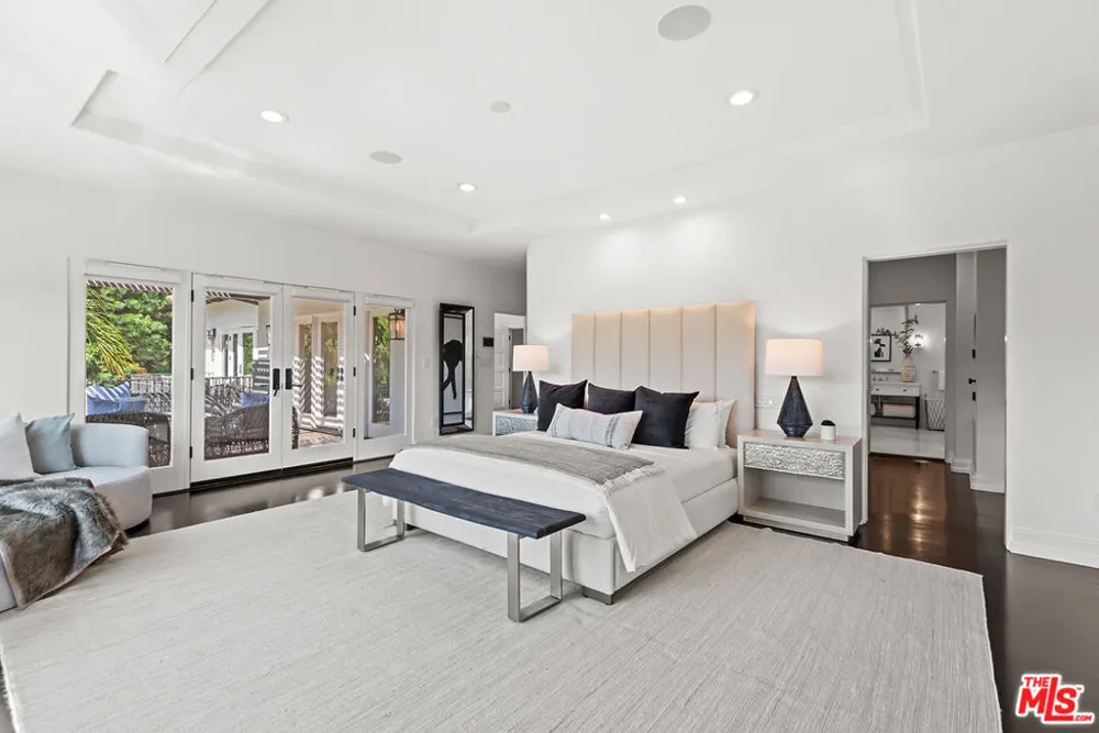 9928 Toluca Lake Avenue Toluca Lake, CA 91602