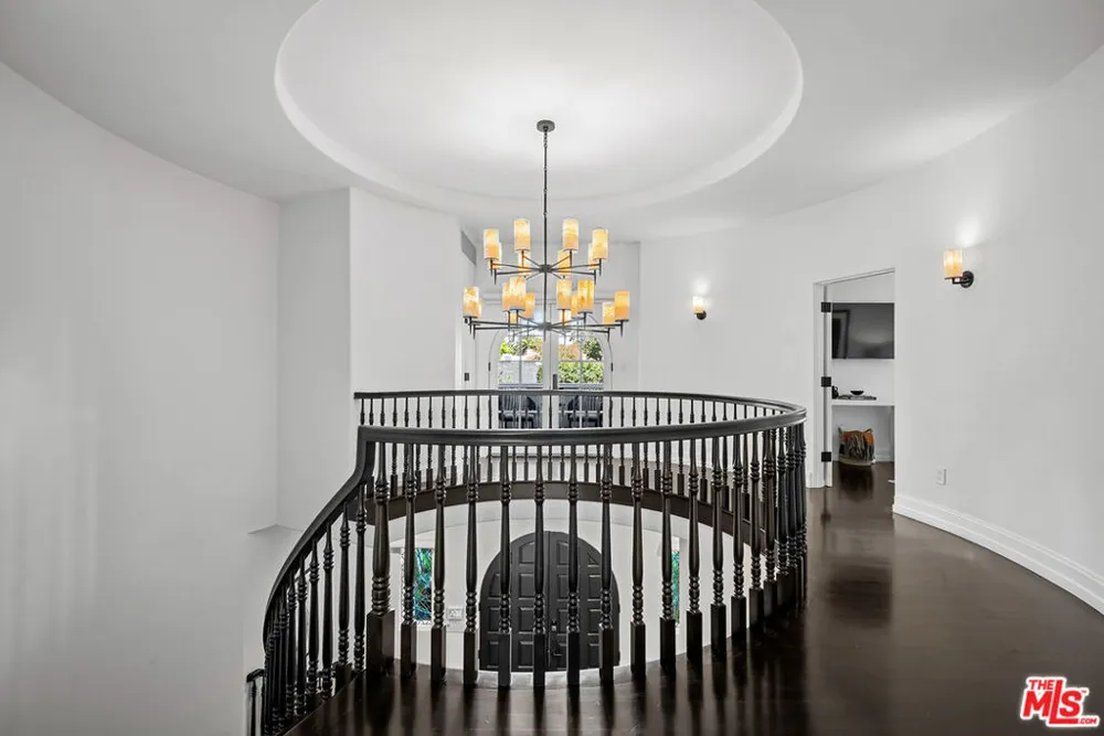 9928 Toluca Lake Avenue Toluca Lake, CA 91602
