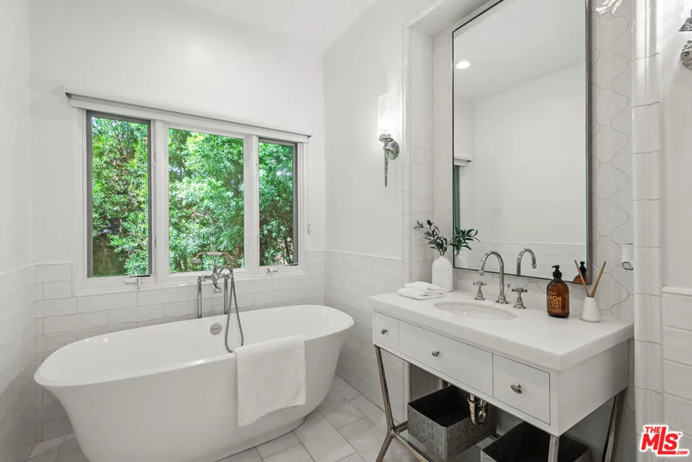 9928 Toluca Lake Avenue Toluca Lake, CA 91602